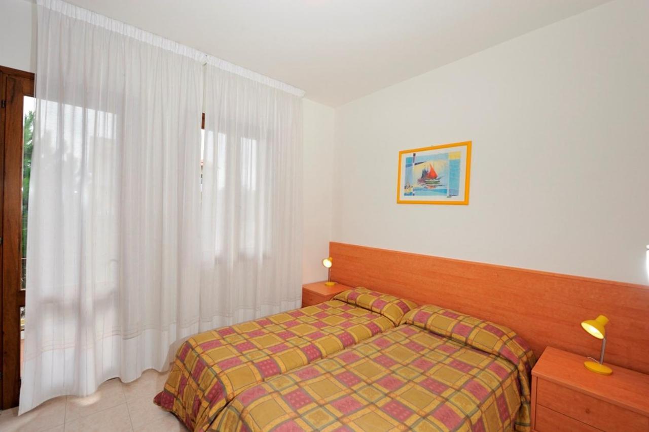 Amazing Villa With Private Garden In Bibione Buitenkant foto