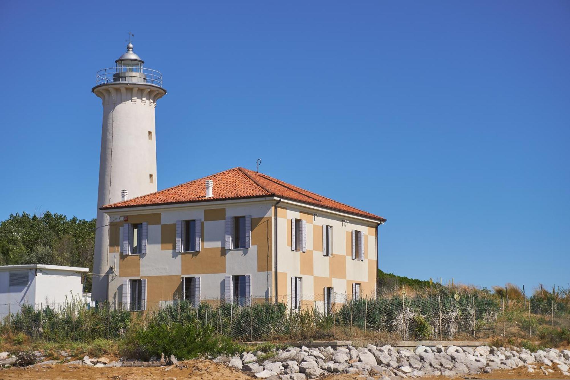 Amazing Villa With Private Garden In Bibione Buitenkant foto