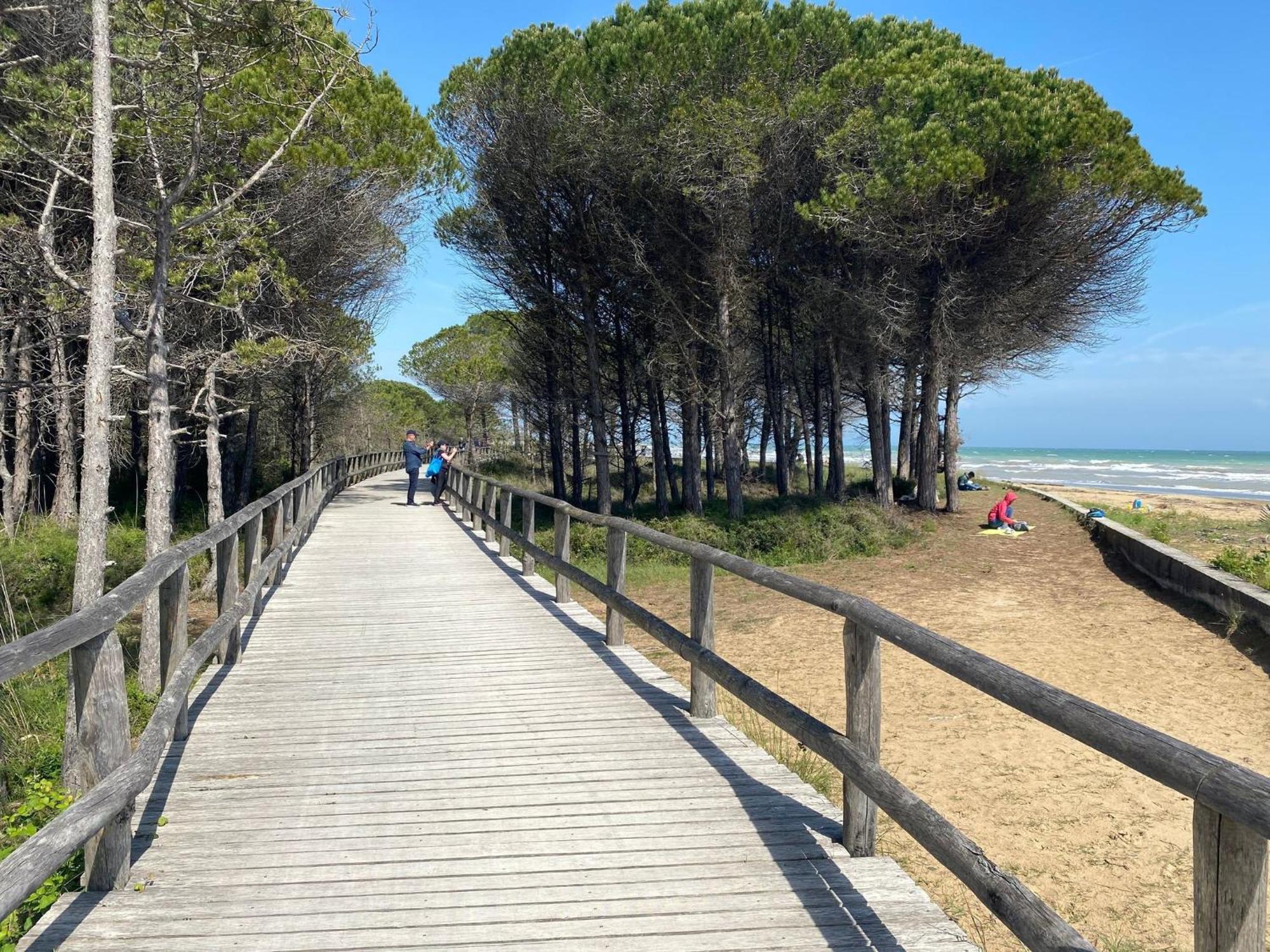 Amazing Villa With Private Garden In Bibione Buitenkant foto